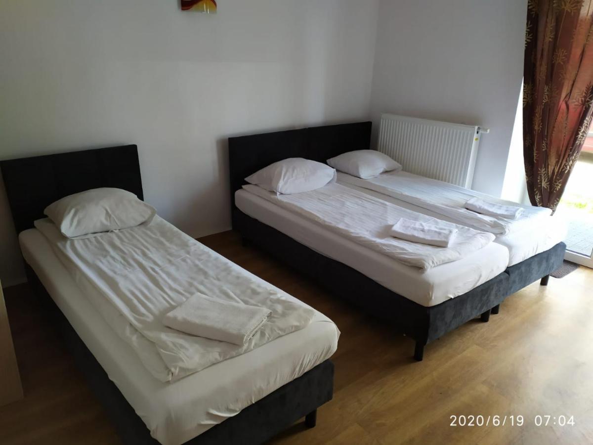 Hotel Bryza Rewa Extérieur photo