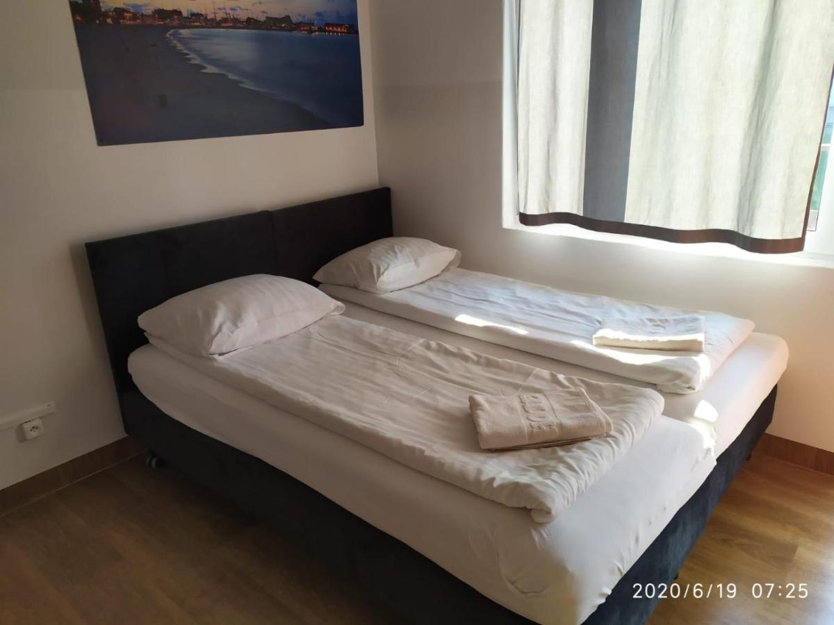 Hotel Bryza Rewa Extérieur photo