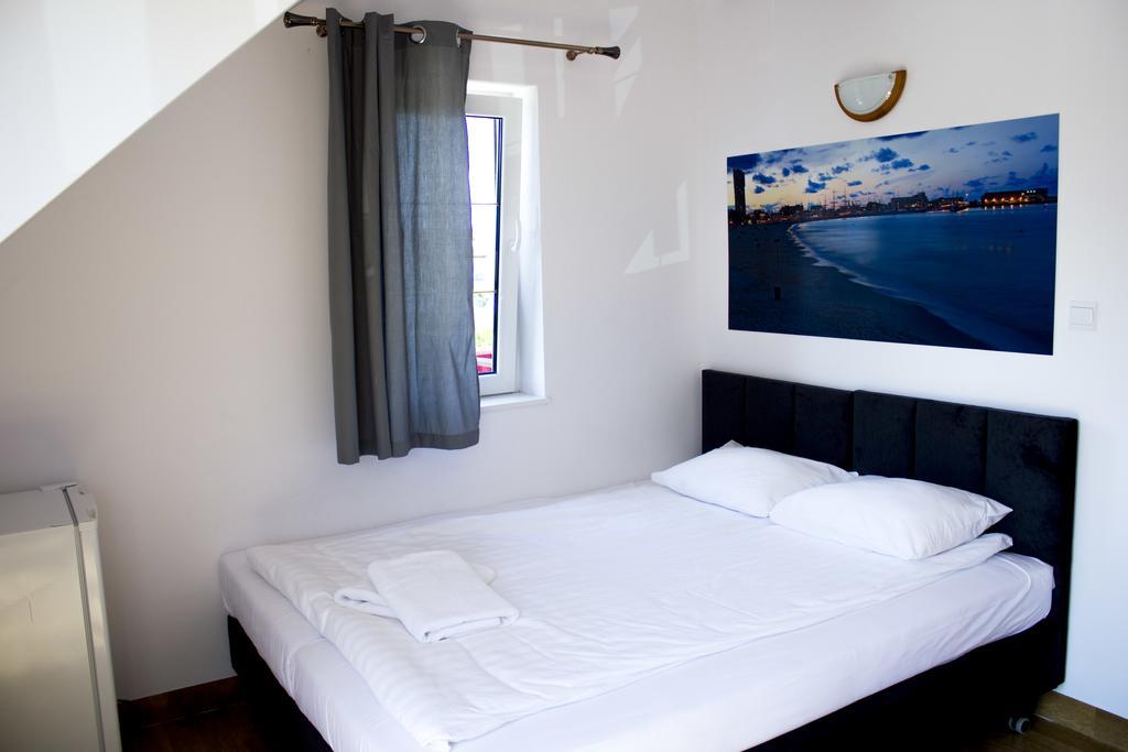 Hotel Bryza Rewa Extérieur photo
