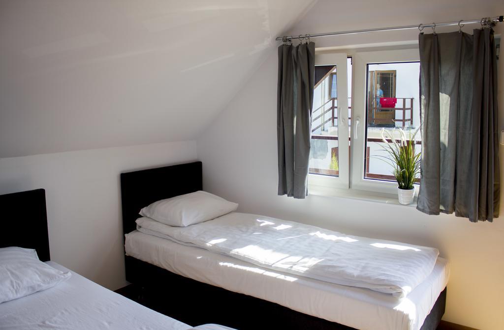 Hotel Bryza Rewa Extérieur photo