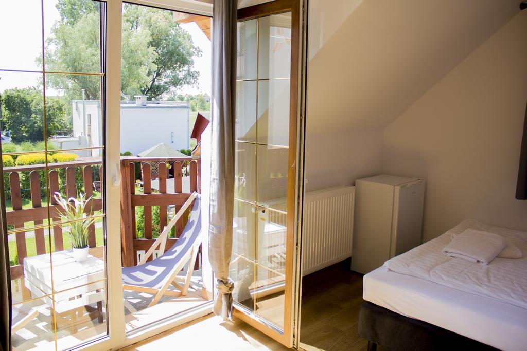 Hotel Bryza Rewa Extérieur photo